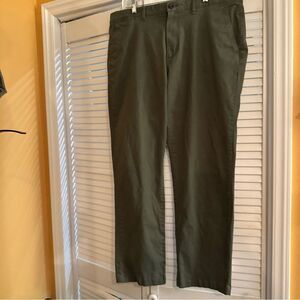 Amazon Essentials Men's Khaki Chinos